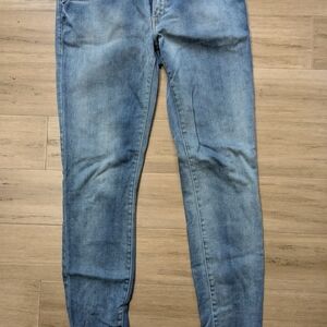 Classic Blue Skinny Jeans with Soft Fading, 10